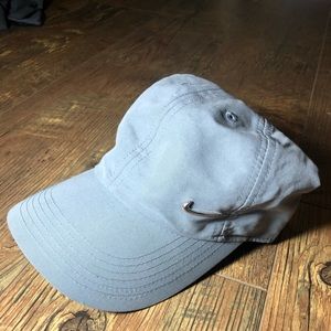gray nike hat